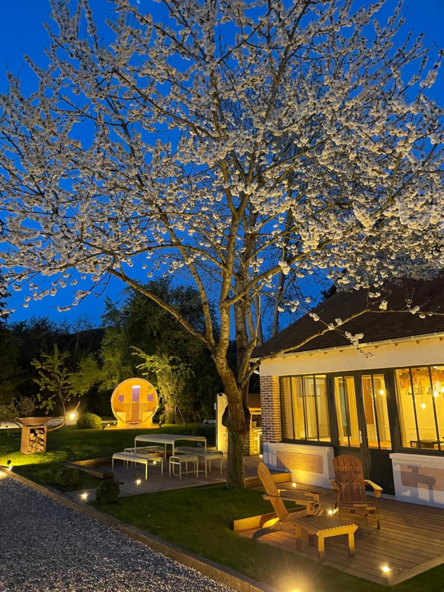 La Petite Maison De Giverny - Gite De Charme 5 Etoiles Au Coeur Du Village - 3 Chambres מראה חיצוני תמונה