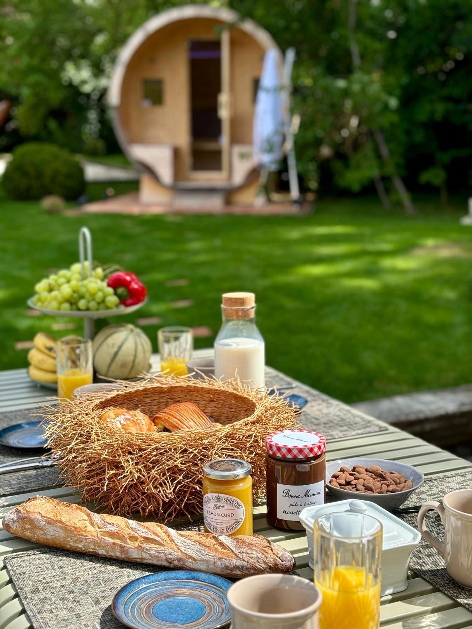 La Petite Maison De Giverny - Gite De Charme 5 Etoiles Au Coeur Du Village - 3 Chambres מראה חיצוני תמונה