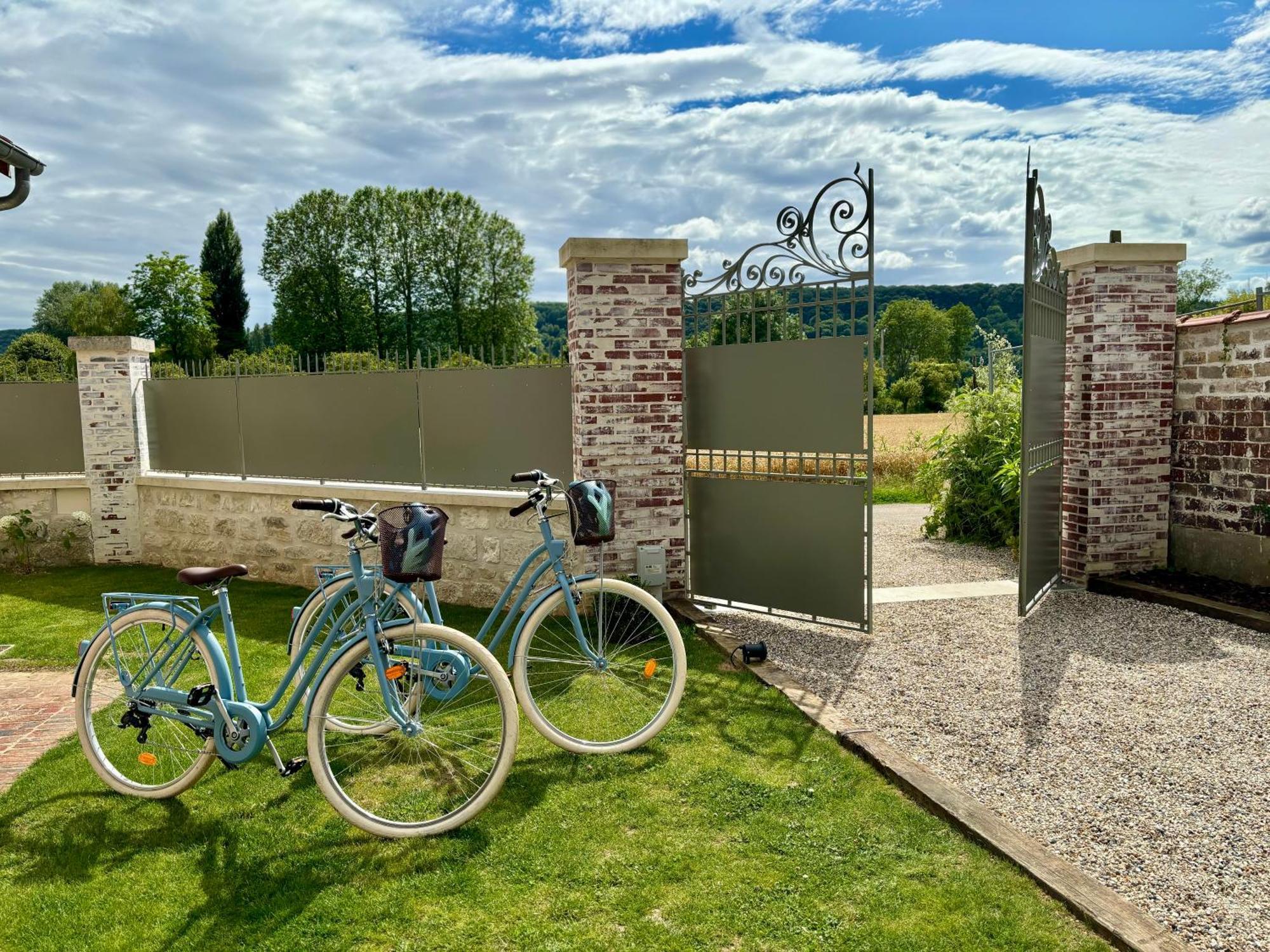La Petite Maison De Giverny - Gite De Charme 5 Etoiles Au Coeur Du Village - 3 Chambres מראה חיצוני תמונה